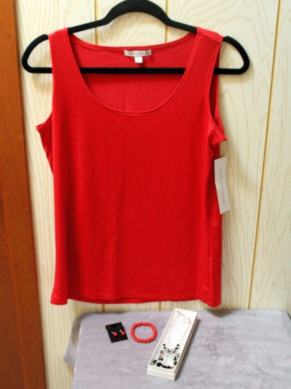 Notations Women's Red Tank with Necklace/Bracelet/Earrings Set - New